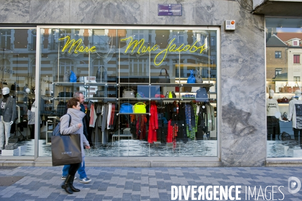 Un jour a BruxellesMagasin dans la rue Antoine Dansaert, devenue le lieu de rendez vous des createurs de mode et de design.
