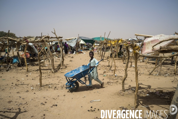 Reportage sur les camps de refugies soudanais a l est du tchad, a la frontiere avec le darfour.