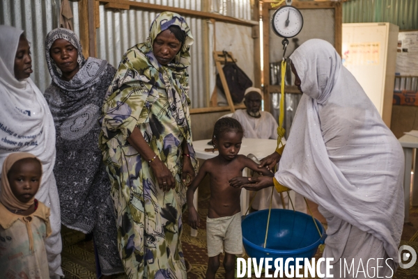 Reportage sur les camps de refugies soudanais a l est du tchad, a la frontiere avec le darfour.