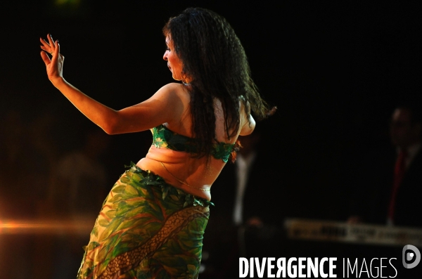 Dina Talaat, the last Egyptian belly dancer. Dina Talaat, la dernière danseuse du ventre égyptienne.