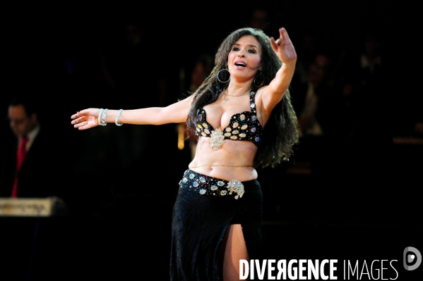 Dina Talaat, the last Egyptian belly dancer. Dina Talaat, la dernière danseuse du ventre égyptienne.