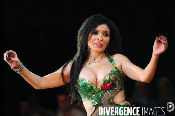 Dina Talaat, the last Egyptian belly dancer. Dina Talaat, la dernière danseuse du ventre égyptienne.