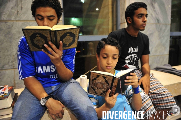 The Muslim Brotherhood in Egypt.  Les Frères musulmans en Egypte.
