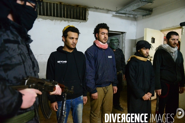 The ISIS fighters Captured by YPG in Prison Syria. Combattants de Etat islamique (EI) Capturés par GPJ, Prison en Syrie.
