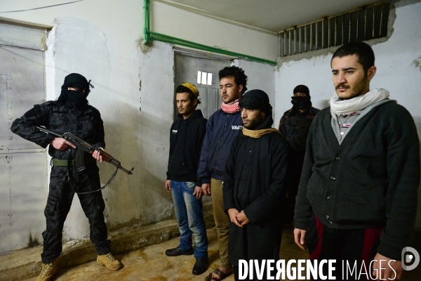 The ISIS fighters Captured by YPG in Prison Syria. Combattants de Etat islamique (EI) Capturés par GPJ, Prison en Syrie.