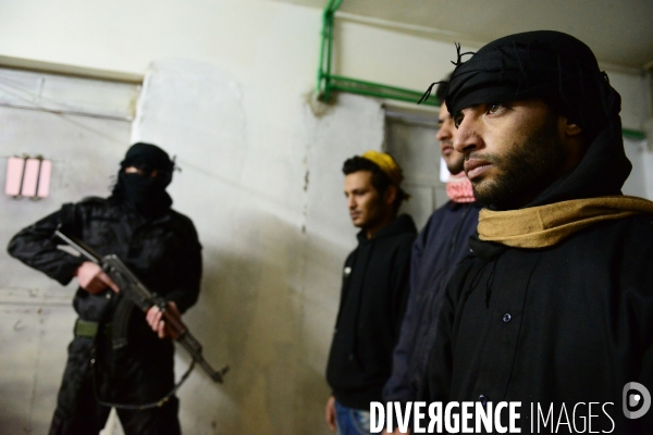 The ISIS fighters Captured by YPG in Prison Syria. Combattants de Etat islamique (EI) Capturés par GPJ, Prison en Syrie.