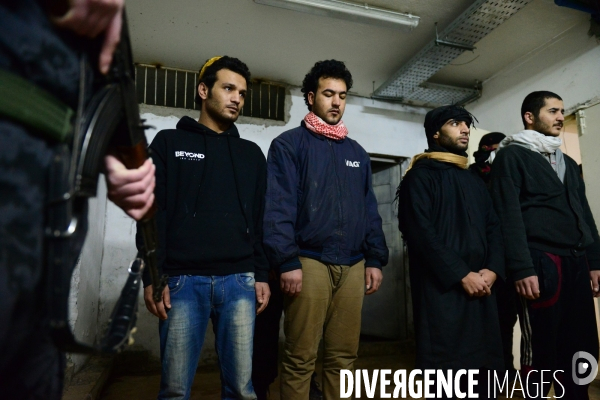 The ISIS fighters Captured by YPG in Prison Syria. Combattants de Etat islamique (EI) Capturés par GPJ, Prison en Syrie.