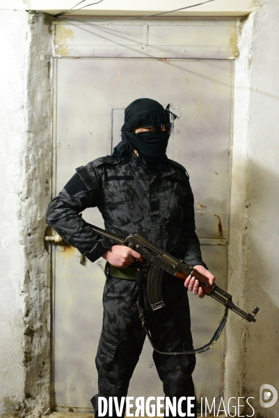 The ISIS fighters Captured by YPG in Prison Syria. Combattants de Etat islamique (EI) Capturés par GPJ, Prison en Syrie.