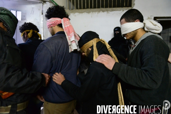 The ISIS fighters Captured by YPG in Prison Syria. Combattants de Etat islamique (EI) Capturés par GPJ, Prison en Syrie.