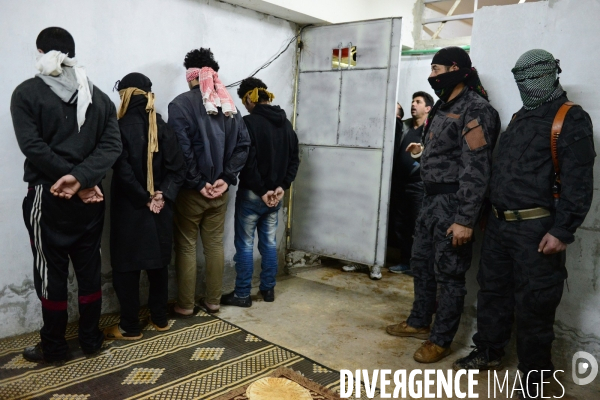 The ISIS fighters Captured by YPG in Prison Syria. Combattants de Etat islamique (EI) Capturés par GPJ, Prison en Syrie.