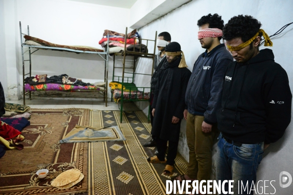 The ISIS fighters Captured by YPG in Prison Syria. Combattants de Etat islamique (EI) Capturés par GPJ, Prison en Syrie.