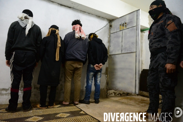 The ISIS fighters Captured by YPG in Prison Syria. Combattants de Etat islamique (EI) Capturés par GPJ, Prison en Syrie.