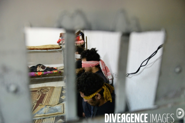 The ISIS fighters Captured by YPG in Prison Syria. Combattants de Etat islamique (EI) Capturés par GPJ, Prison en Syrie.