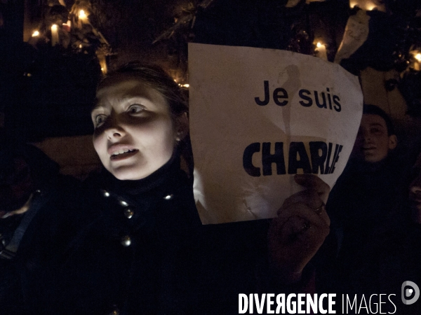 Je suis Charlie. Rassemblement Place de la R publique en hommage aux victimes de l attentat contre  Charlie Hebdo 