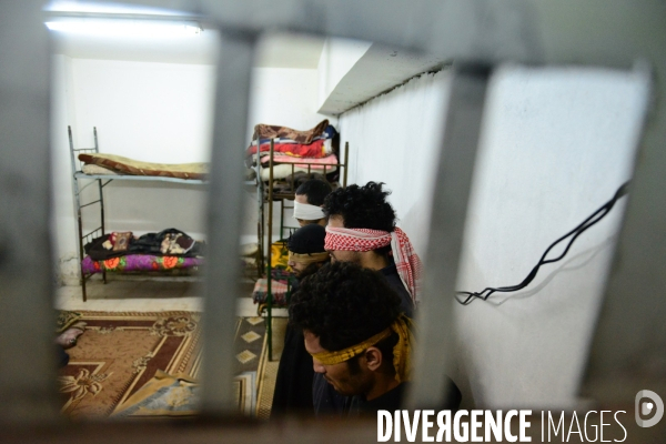 The ISIS fighters Captured by YPG in Prison Syria. Combattants de Etat islamique (EI) Capturés par GPJ, Prison en Syrie.