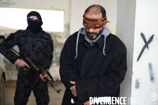 The ISIS fighters Captured by YPG in Prison Syria. Combattants de Etat islamique (EI) Capturés par GPJ, Prison en Syrie.