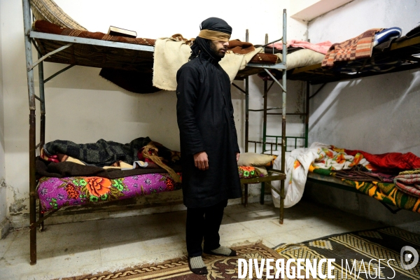The ISIS fighters Captured by YPG in Prison Syria. Combattants de Etat islamique (EI) Capturés par GPJ, Prison en Syrie.