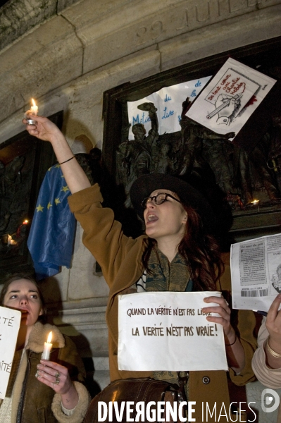 CHARLIE HEBDO : rmobilisation de la population française pour la démocration et la liberté d expression depuis lles attentats terroristes, janvier 2015. French mobilisation since the terrorist attacks in Paris