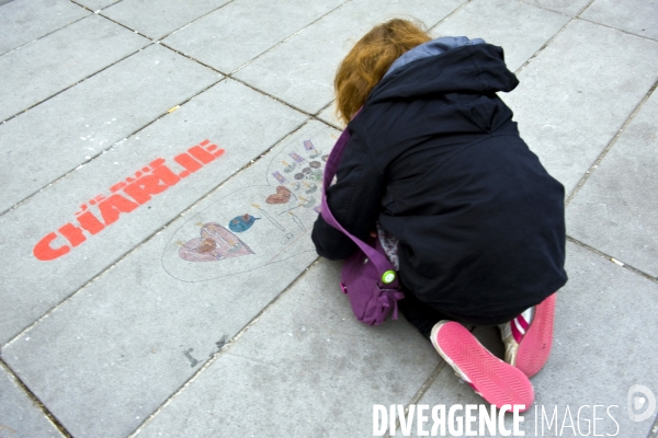 Je suis Charlie.Hommage et recueillement place de la Republique.