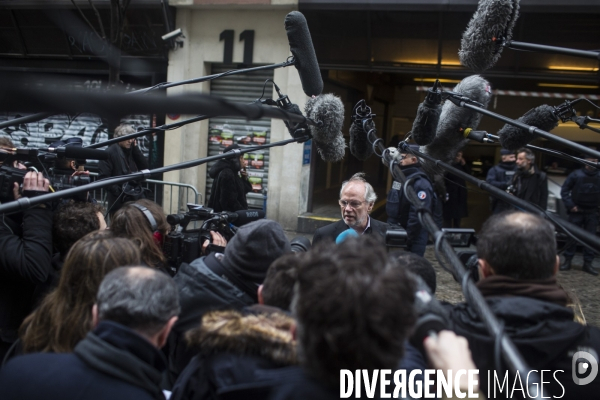 Affaire charlie hebdo. rassemblement sur la place de la republique, en hommage aux victimes de la tuerie dans les locaux de charlie hebdo.