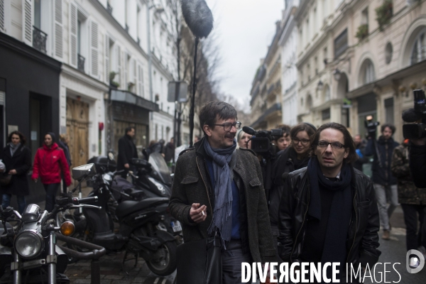 Affaire charlie hebdo. rassemblement sur la place de la republique, en hommage aux victimes de la tuerie dans les locaux de charlie hebdo.