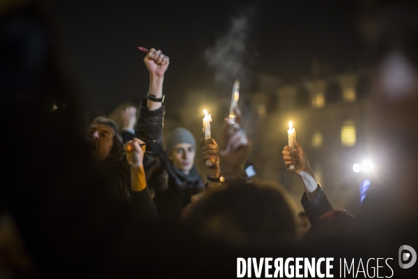 Affaire charlie hebdo. rassemblement sur la place de la republique, en hommage aux victimes de la tuerie dans les locaux de charlie hebdo.