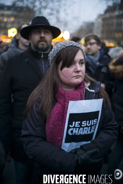 Affaire charlie hebdo. rassemblement sur la place de la republique, en hommage aux victimes de la tuerie dans les locaux de charlie hebdo.