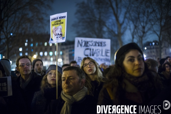 Affaire charlie hebdo. rassemblement sur la place de la republique, en hommage aux victimes de la tuerie dans les locaux de charlie hebdo.