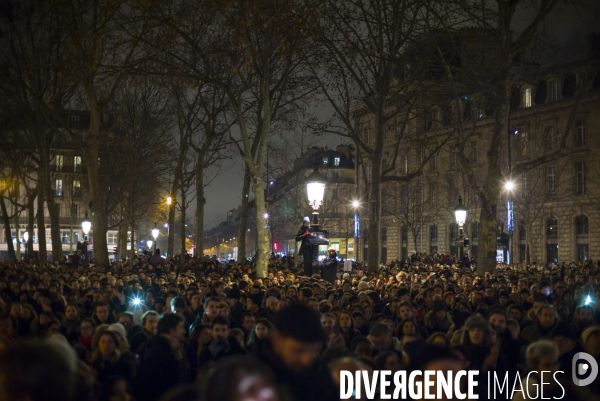 Affaire charlie hebdo. rassemblement sur la place de la republique, en hommage aux victimes de la tuerie dans les locaux de charlie hebdo.
