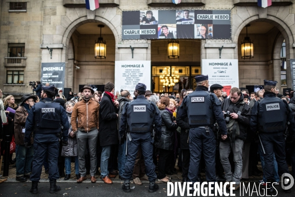 Cérémonie en mémoire de Bernard Verlhac dit Tignous