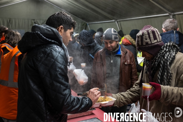 Ouverture du centre d accueil de jour aux migrants de Calais