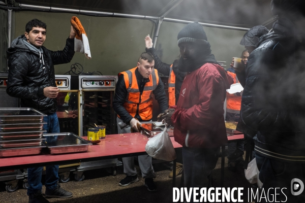 Ouverture du centre d accueil de jour aux migrants de Calais