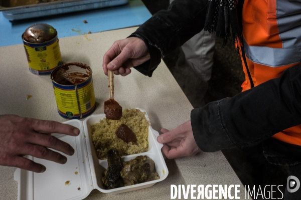 Ouverture du centre d accueil de jour aux migrants de Calais