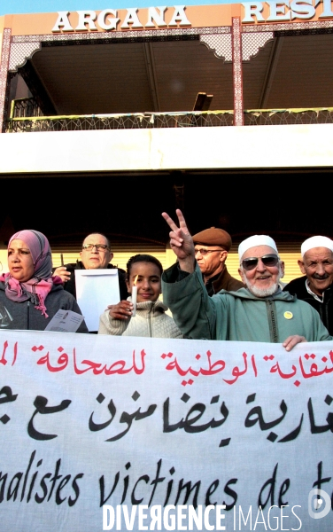 Rassemblement contre le terrorisme et la liberté d expression place Jamal F na, devant le café Argana,Marrakech.