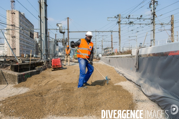 Chantier de remblayage de l entreprise POA (Vinci) pour la SNCF