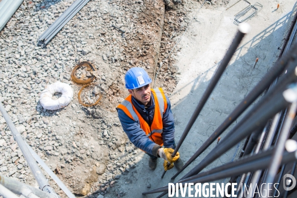 Chantier de remblayage de l entreprise POA (Vinci) pour la SNCF