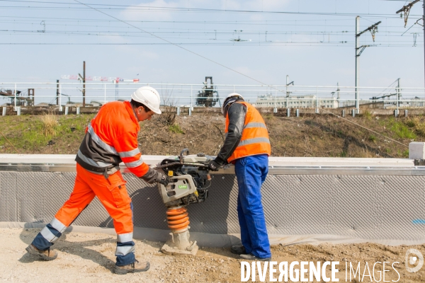 Chantier de remblayage de l entreprise POA (Vinci) pour la SNCF