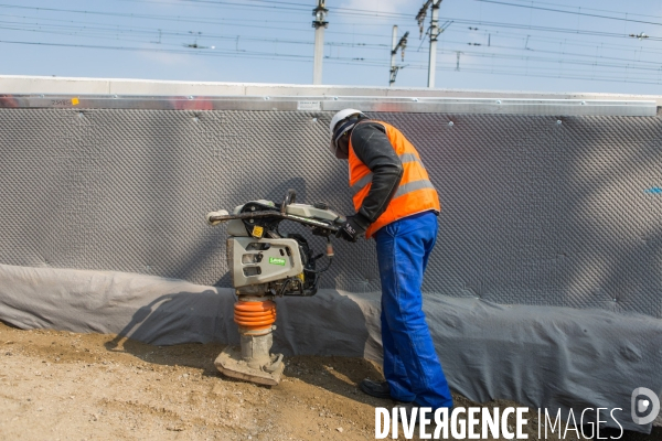 Chantier de remblayage de l entreprise POA (Vinci) pour la SNCF