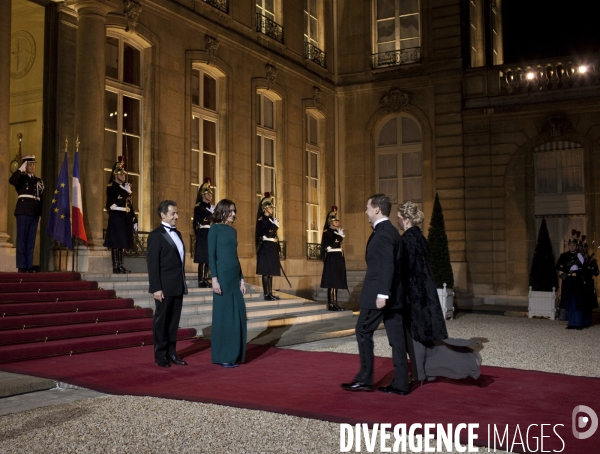 Le Président Nicolas Sarkozy et Carla Bruni-Sarkozy recoivent Mr Dimitri Medvedev et sa femme pour un diner d Etat le 3/03/2010.