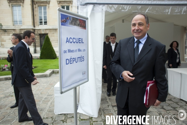 Deputes assemblee arrivee