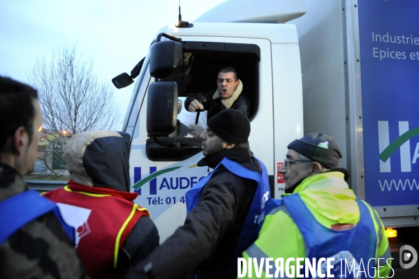 Grève et blocage de routiers en Picardie