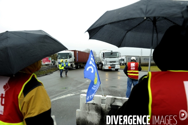 Grève et blocage de routiers en Picardie