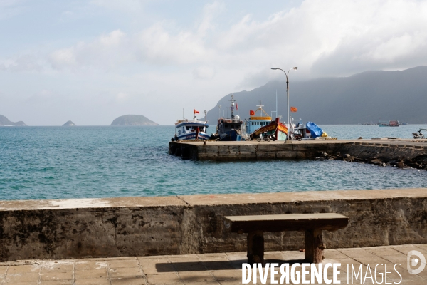 VIETNAM. L  archipel de Con Dao, son bagne, ses plages.