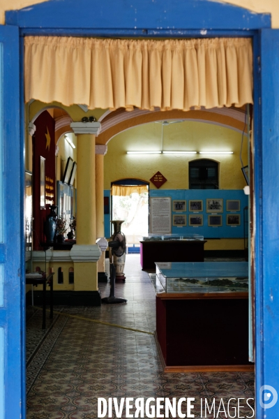 VIETNAM. L  archipel de Con Dao, son bagne, ses plages.