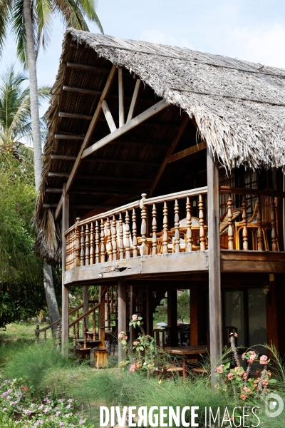 VIETNAM. L  archipel de Con Dao, son bagne, ses plages.