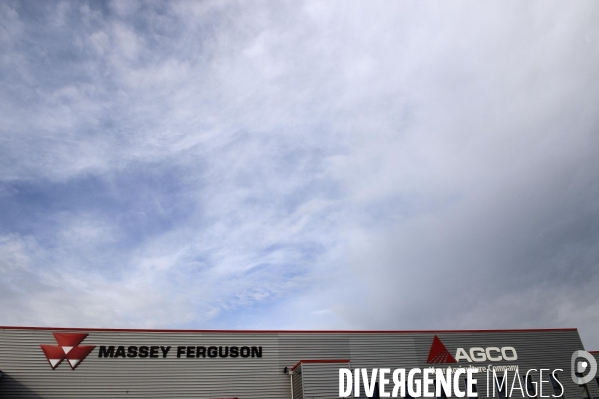 Usine Agco de fabrication des tracteurs Massey Ferguson