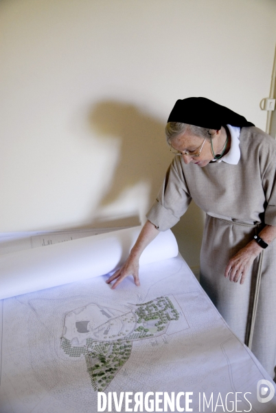 Un monastere concu par l Architecte Renzo Piano construit au pied de la Chapelle de Ronchamp de Le Corbusier