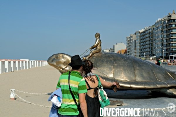 Archives : art contemporain.Sur la cote belge, l oeuvre de l artiste Jan  Fabre - A la recherche d Utopia .