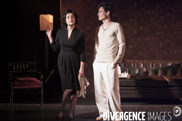 THE SERVANT de Robin Maugham - Mise en scene de Thierry Harcourt - Theatre de Poche-Montparnasse
