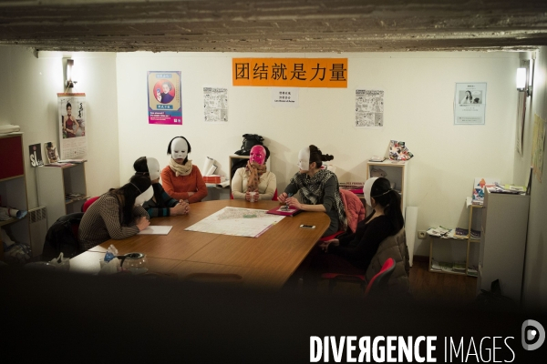 Les Roses d Acier  : Association  de prostituees chinoises.
